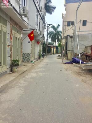 - Bán đất Ngay trục đường An thắng , Biên Giang 44m2, Mt 3.65, vị trí kinh doanh, Giá chỉ 4.789 tr