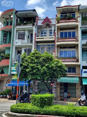 Cho thuê nguyên căn mặt tiền đường Lạc Long Quân, F5, Q11 chỉ 20tr