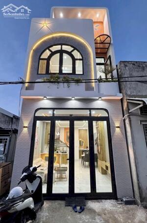 Nhà trệt lầu lộ ô tô, kế siêu thị Mega Cần Thơ