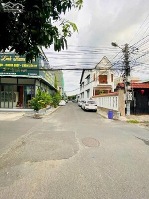 Nhà đẹp trong khu đại học thủ dầu một bình dương 150m