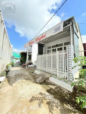 Nhà rộng full nội thất gần cao đẳng Cần Thơ