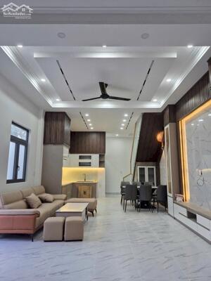 Nhà đẹp Hiện Đại Chống Thâm đầy đủ hẻm Hà Huy Tập khu dân cư đông đúc