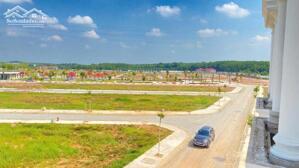 Chính chủ cần bán đất nền ngay cổng vào KCN VSip 2, giá 900 triệu/nền, gần vòng xoay Cổng Xanh