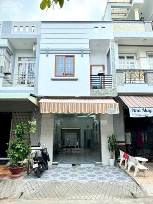 Nhà mới đẹp mặt tiền kdc Hưng Phú