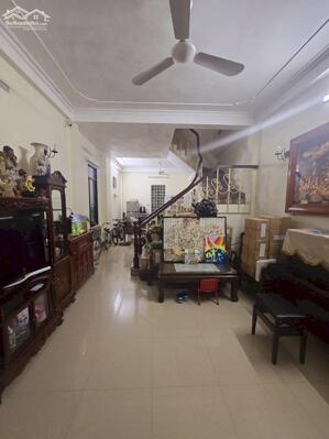 Nhà Phường Nghĩa Tân 61m 4 tầng phân lô, oto tránh,vỉa hè thoáng trước sau,ô chờ thang máy 22 tỷ