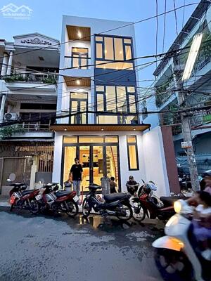 Nhà 1 Trệt 2 Lầu Trục chính hẻm 54 Hùng Vương, Q.Ninh Kiều, Cần Thơ