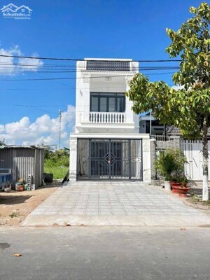 NHÀ 1 TRỆT 1 LẦU TRỤC CHÍNH ĐƯỜNG SỐ 2 KHU MINH LINH PHƯỜNG 5 VĨNH LONG