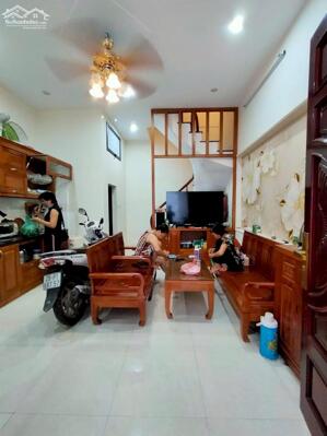 Bán nhà Thổ Quan -Đống Đa 4tầng 31m² + Nhà dân xây BTCT chắc chắn thoáng sáng vi trí đắc địa trung tâm quận.