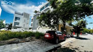 Bán Lô Kề Góc Hà quang 2, Phước Hải, Nha Trang. Đường số 3A Gần Công Viên Diện tích:101,25m2 (ngang 4,5m) -Hướng: Đông Nam. Giá 6 tỷ 275 triệu bao ép cọc