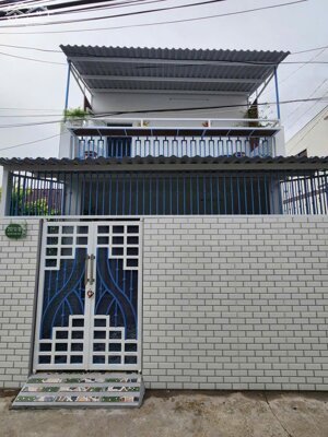 Cần bán căn nhà mới hoàn thiện nằm tại hẻm Nguyễn Trung Trực ngay trung tâm thành phố Rạch Giá, phường Vĩnh Thanh Vân (Vĩnh Bảo cũ), dành cho anh chị muốn con mình sau này học trường điểm Kim Đồng hoặc Nguyễn Du