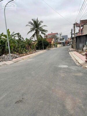 # ️ Bán LÔ GÓC Cách Thượng, Nam Sơn 50m giá 8xxtr LH 0979087664