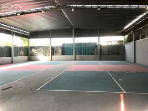 Mặt bằng 320mét nền sơn poxy sạch sẽ đường liên phường