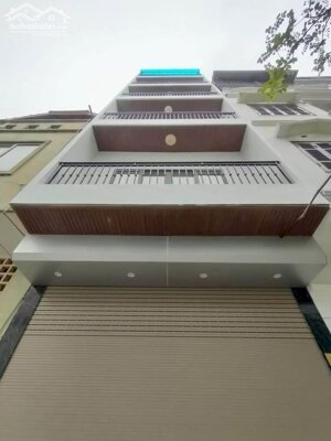 Bán nhà trung tâm Hồ Tây, 72m2 x 6T x MT 4.5m, thang máy, nội thất xịn, 8 PN, ngõ thông thoáng