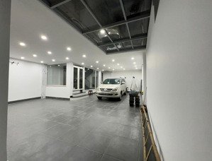cho thuê nhà biệt thự (hoặc làm vp sạch sẽ) lâu dài tại ngõ 396 âu cơ, tây hồ. dt 100 m2 x 5 tầng