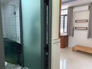 cho thuê phòng lầu 3 phạm hùng 2.8 triệu