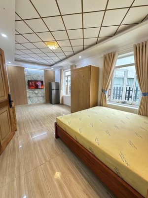 trống lại rổ hàng studio 1pn tách bếp ban công ngay iuh, vlu - giá cực chill - giảm giá kịch sàn