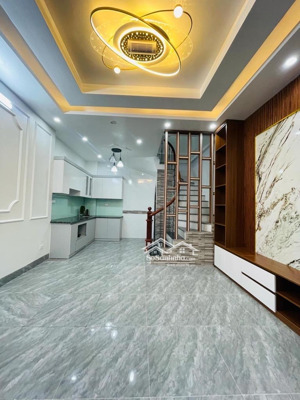 siêu phẩm bát khối 4,85ty nhà đẹp chắc chắn - 5 tầng - sát mặt phố - ô tô đỗ gần