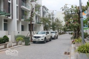 bán gấp nhà liền kề tại 90 nguyễn tuân, dt 70m2 x5 tầng, mt 5m, thang máy, thanh xuân, hà nội