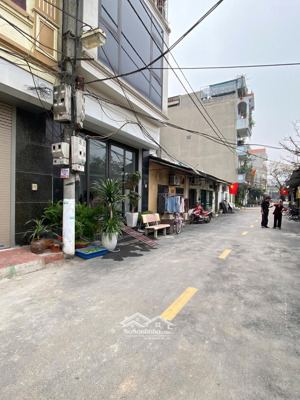 nhà phân lô quân đội, 4x13,5m, đường nhựa 7m, sổ đỏ chính chủ