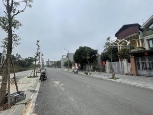 lâm tiên tt đông anh 110m. mt 5m.vỉa hè kd đường nhựa oto tránh giao dịch giá tốt nhỉnh 10tỷ xíu
