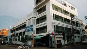 bán nhà kho xưởng 2mt ngay trung tâm gần cv gia định và sân bay tân sơn nhất, pn. dt 31x51m, 6 tấm
