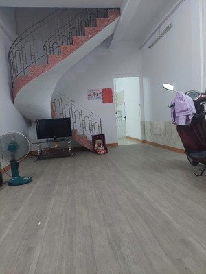 cho thuê nguyên căn - hẻm 201 nguyễn xí - hẻm xe hơi - vị trí trung tâm bình thạnh