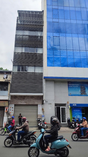 cho thuê nhà mặt tiền trần hưng đạo b, 45 triệu, 219m2, 7pn, 5wc,có thang máy và hệ thống pccc