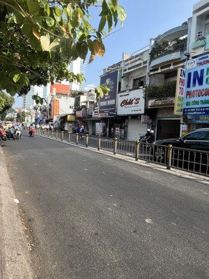 bán biệt thự khu nguyễn văn trỗi 11x15m 4 tầng giá chỉ 21 tỷ