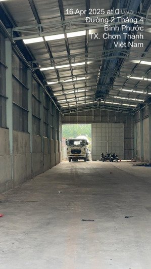 chính chủ bán cái kho mặt tiền ql13 có 600m2 xây đất 1000m2 kho xây kiên cố có bảng vẽ, 