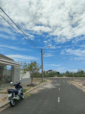 195m2 đất ngay công viên trung tâm, khu tái định cư phú lạc, đông hòa, gần kcn hòa phát, đường 12m