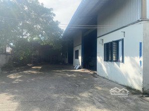 bán xưởng 4200 gần tỉnh lộ 823, đức hòa, có sẵn kho xưởng kinh doanh tốt. giá 40 tỷ thương lượng