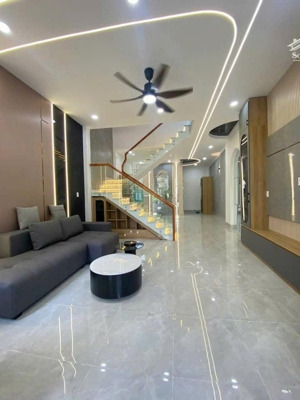 nhà lầu hiện đại 145m2 gần vincom biên hòa chỉ 3.65 tỷ