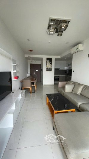 cho thuê căn hộ 2pn 2wc sài gòn royal quận 4, tầng cao view quận 1
