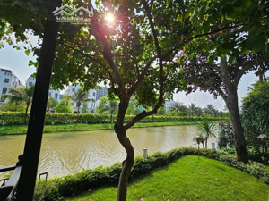 chuẩn. bán đơn lập nguyệt quế, 350m2, nội thất hiện đại. view sông thoáng,gần hồ 12.4ha. giá 103 tỷ
