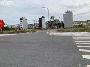 Anh trai chính chủ cần bán LÔ ĐẤT GÓC ĐƯỜNG 15m khu đấu giá Cự Khối gần hồ 30ha đẳng cấp