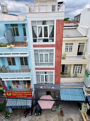 Bán nhà 5 tầng mặt tiền đường Phan Đình Phùng Nha Trang gần chợ Đầm.