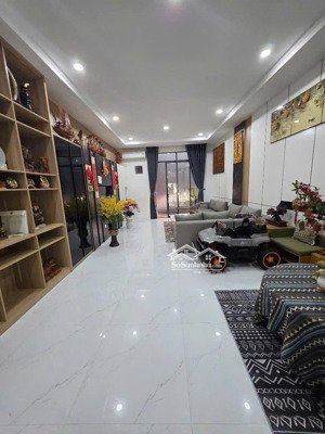 hạ giá bán nhanh nhà 5 tầng có thang máy trung tâm phố biển nha trang đường trần nguyên hãn