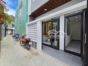 nhà 2 tầng . kiệt 2,5 m, thái thị bôi, thanh khê, đà nẵng. dt: 52m2, ngang 4.6m, hướng đông nam