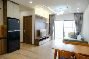 cần cho thuê cc pn-techcons dt 136m2,3pn,full nt có suất oto,giá 19tr/thag lh : hân