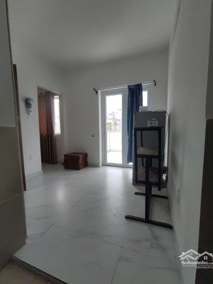 phòng ngủ tách bếp , ban công cửa sổ trời siêu đẹp kdc đại phúc