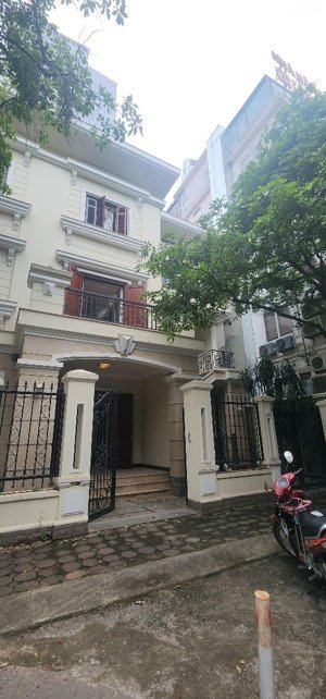 cho thuê biệt thự nguyễn thị định 100mx3 tầng, mặt tiền 10m