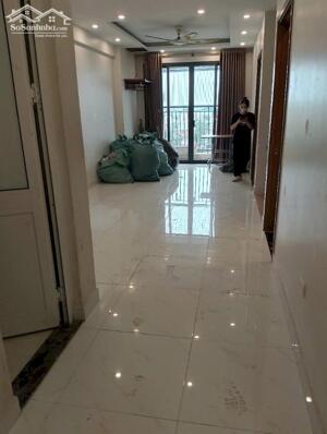 Cho thuê chung cư Gelexia riverside 727 Tam Trinh 75m, 2 PN có đồ cơ bản , 8 triệu nhà đẹp