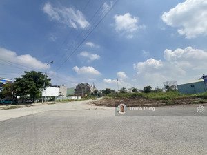 chính chủ gửi bán nền góc 2 mặt tiền đẹp nhất trục đường 659. sổ sẵn, công chứng ngay giá 135tr/m2