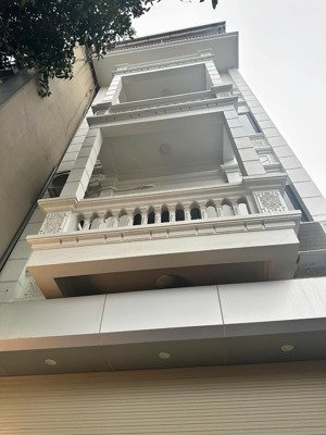cho thuê nhà riêng ngõ 5 láng hạ dt 58m2 * 5 tầng mt 4.5m giá 18tr ngõ ô tô vào nhà thông thoáng