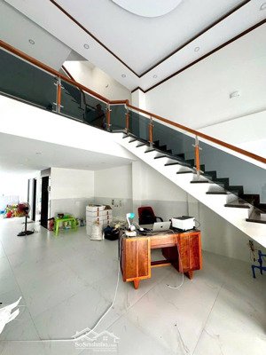 căn shophouse đường thái sơn 2 (20m) - làm hoàn thiện 2.4 tỷ nhưng bán giá chỉ 7.6 tỷ - lỗ hơn 1 tỷ