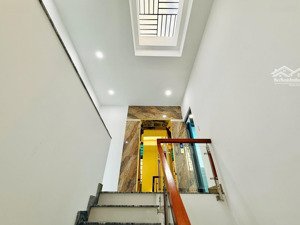 nhà 4 tầng ,bề thế ngang 6m,thang máy,đường 7m thông phạm văn bạch-tân sơn,ngay nhà ga t3,p15,tb