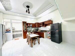 Định cư nước ngoài Cô 9 bán nhanh nhà hẻm 5m Nguyễn Trọng Tuyển, Phú Nhuận, 70m2, giá 5tỷ6, sổ riêng