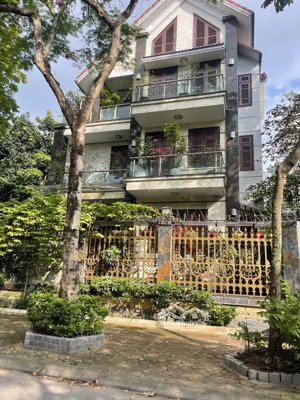 lô góc - biệt thự liền kề trung tâm thanh xuân - 158m2 - mặt tiền 15m - giá 275tr/m2- lh 