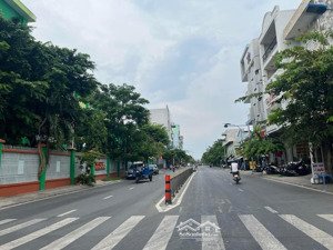 bán nhà nát phạm văn chí hẻm xe tải, cách 1 căn ra mặt tiền chỉ 3,89 tỷ