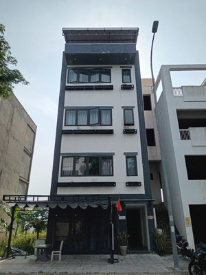 tòa căn hộ 4 tầng trục shop house duy nhất có thang máy - phòng doanh thu 35 tr/tháng